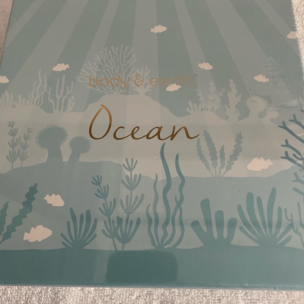 Ocean Body & Earth NWT-Sealed. 5 pc. Set. Pamper Yourself. #1039.